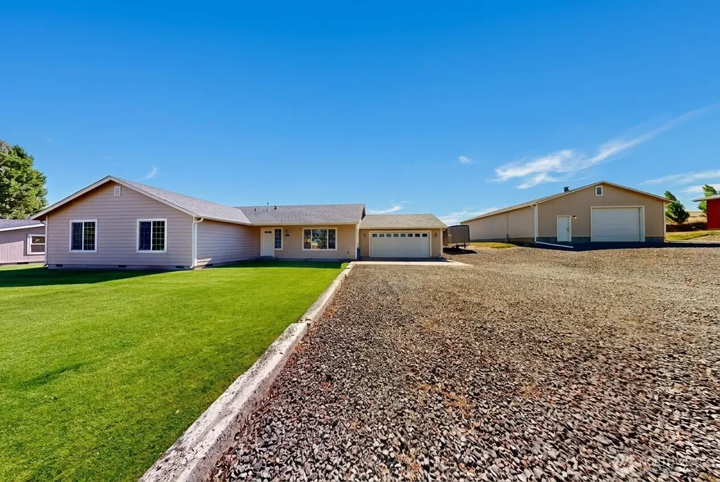 107 S Hill Street Weston OR 97886