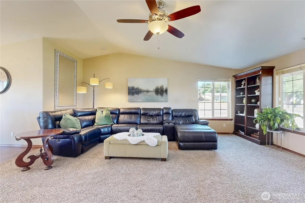 107 S Hill Street Weston OR 97886