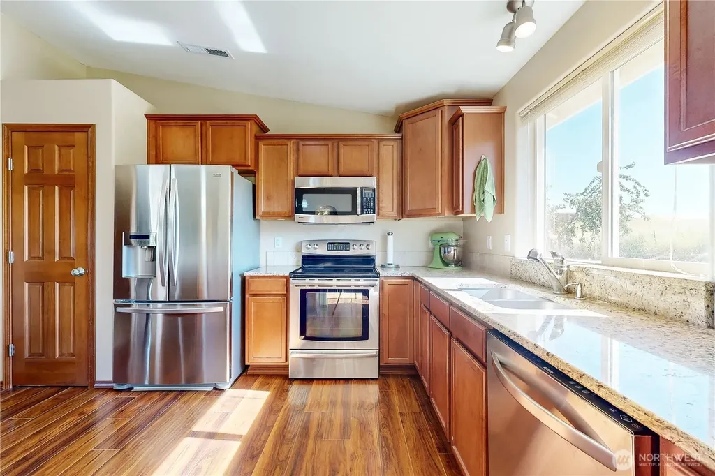 107 S Hill Street Weston OR 97886