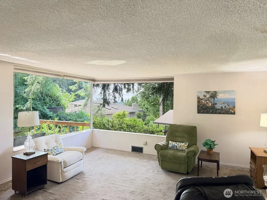 4329 86th Avenue SE Mercer Island WA 98040