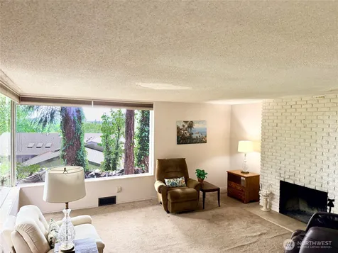 4329 86th Avenue SE Mercer Island WA 98040
