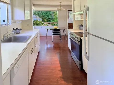 4329 86th Avenue SE Mercer Island WA 98040