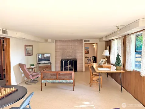 4329 86th Avenue SE Mercer Island WA 98040