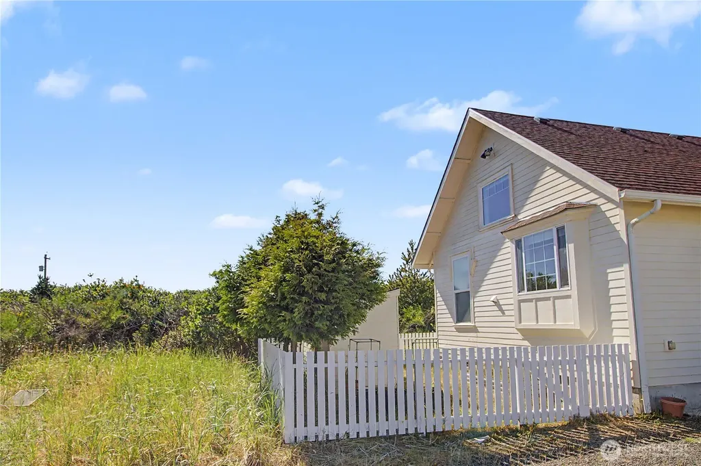 493 Ocean Spray St SW Ocean Shores WA 98569