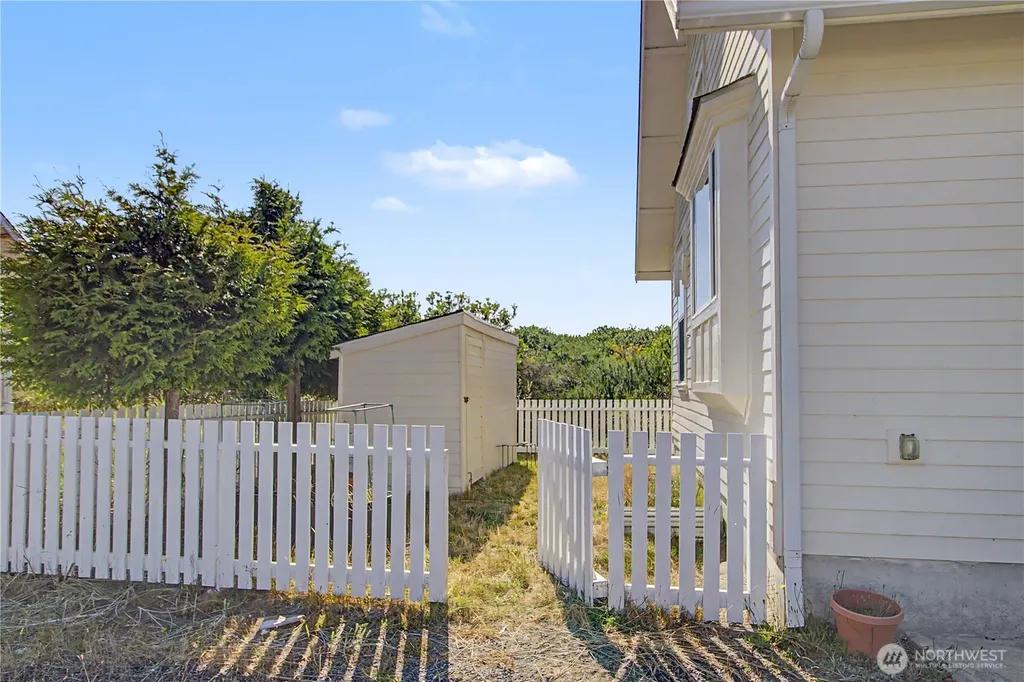493 Ocean Spray St SW Ocean Shores WA 98569