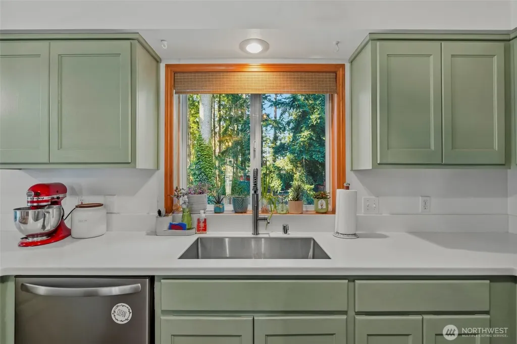 1273 NE Riksen Way Oak Harbor WA 98277
