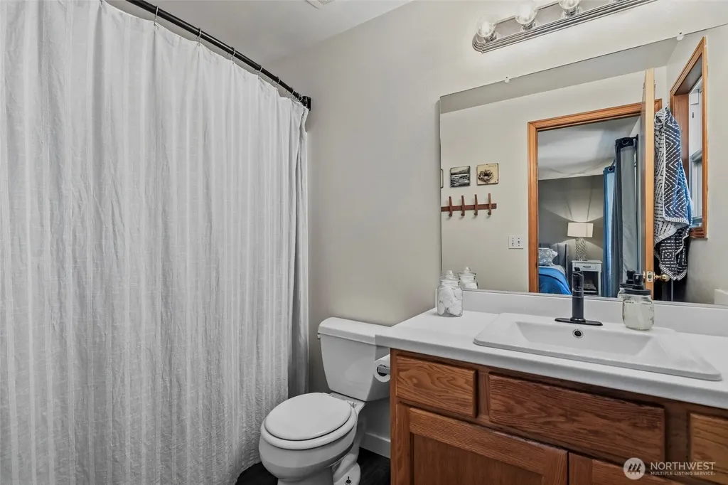 1273 NE Riksen Way Oak Harbor WA 98277