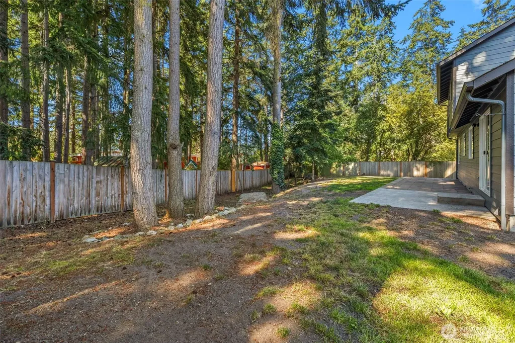 1273 NE Riksen Way Oak Harbor WA 98277