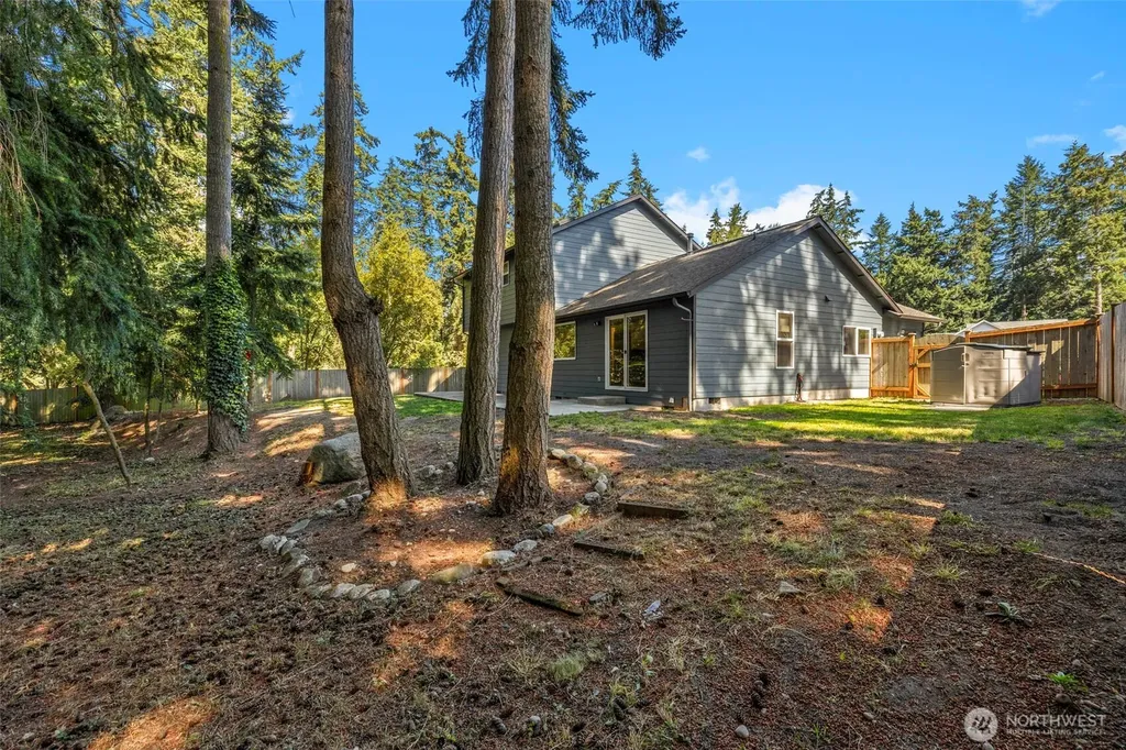 1273 NE Riksen Way Oak Harbor WA 98277