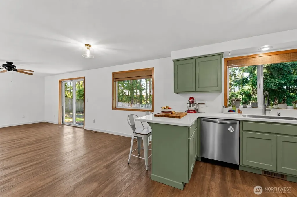 1273 NE Riksen Way Oak Harbor WA 98277