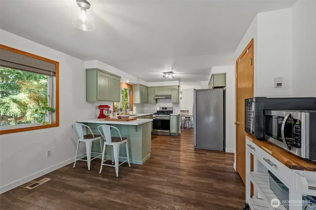 1273 NE Riksen Way Oak Harbor WA 98277
