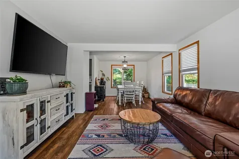 1273 NE Riksen Way Oak Harbor WA 98277
