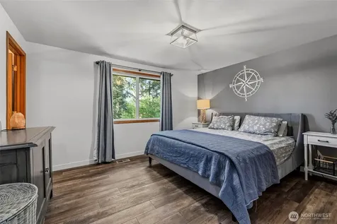 1273 NE Riksen Way Oak Harbor WA 98277