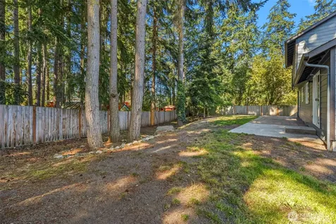 1273 NE Riksen Way Oak Harbor WA 98277