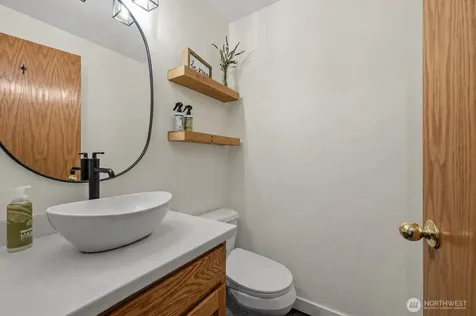 1273 NE Riksen Way Oak Harbor WA 98277