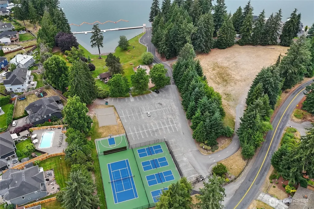 4302 W Tapps Drive E Lake Tapps WA 98391