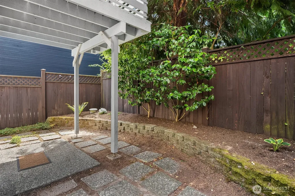 8347 9th Avenue NW Seattle WA 98117