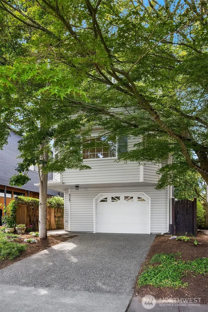 8347 9th Avenue NW Seattle WA 98117