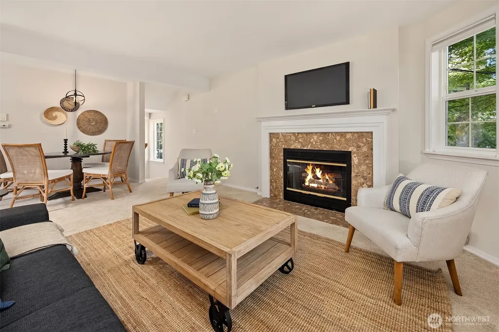 8347 9th Avenue NW Seattle WA 98117