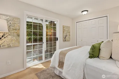 8347 9th Avenue NW Seattle WA 98117