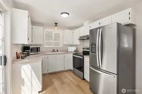 8347 9th Avenue NW Seattle WA 98117