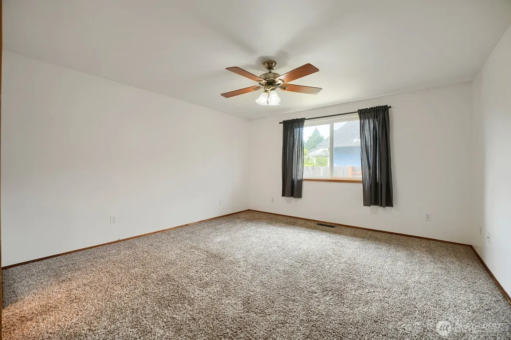 7626 Winnetka Street Tacoma WA 98408
