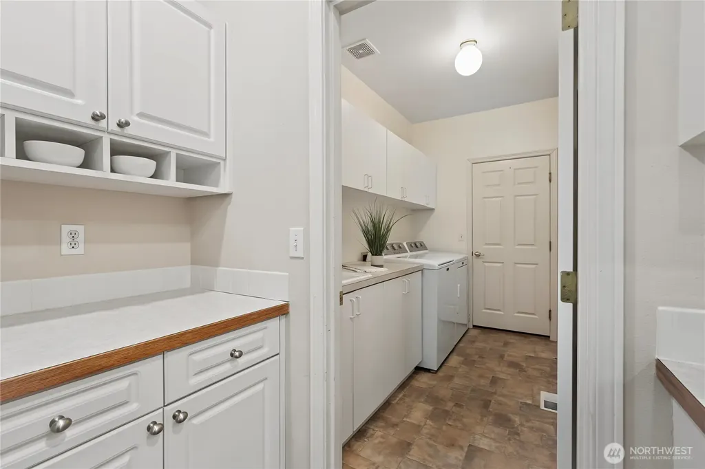 8819 69th Court St SW Lakewood WA 98498