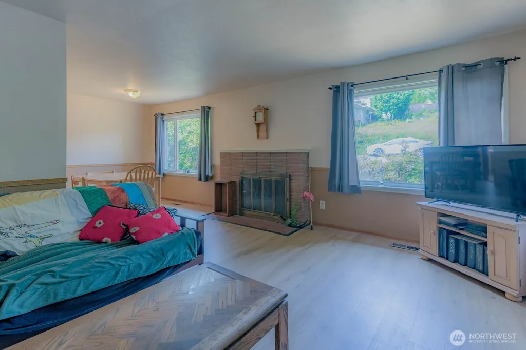 2124 N Callow Avenue Bremerton WA 98312