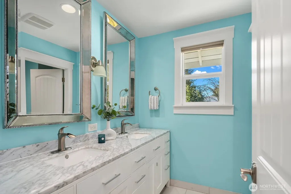 2650 79th Avenue NE Medina WA 98039