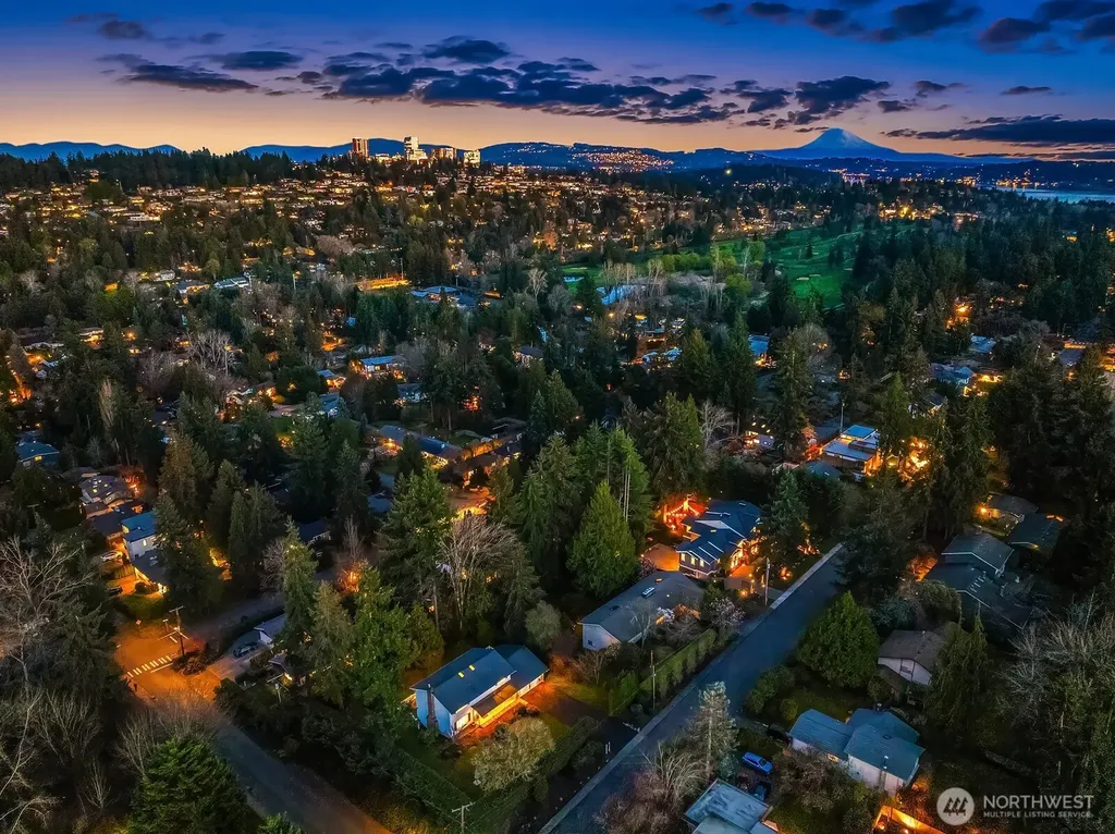 2650 79th Avenue NE Medina WA 98039