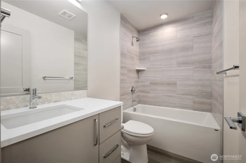 1123 18th Avenue Seattle WA 98122