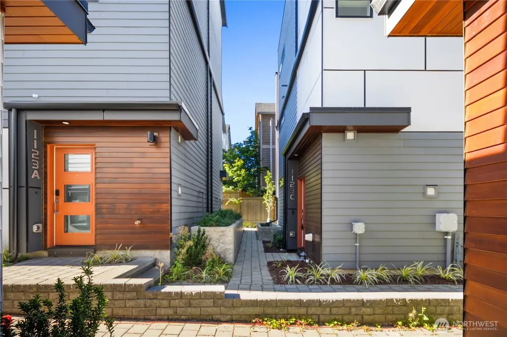 1123 18th Avenue Seattle WA 98122