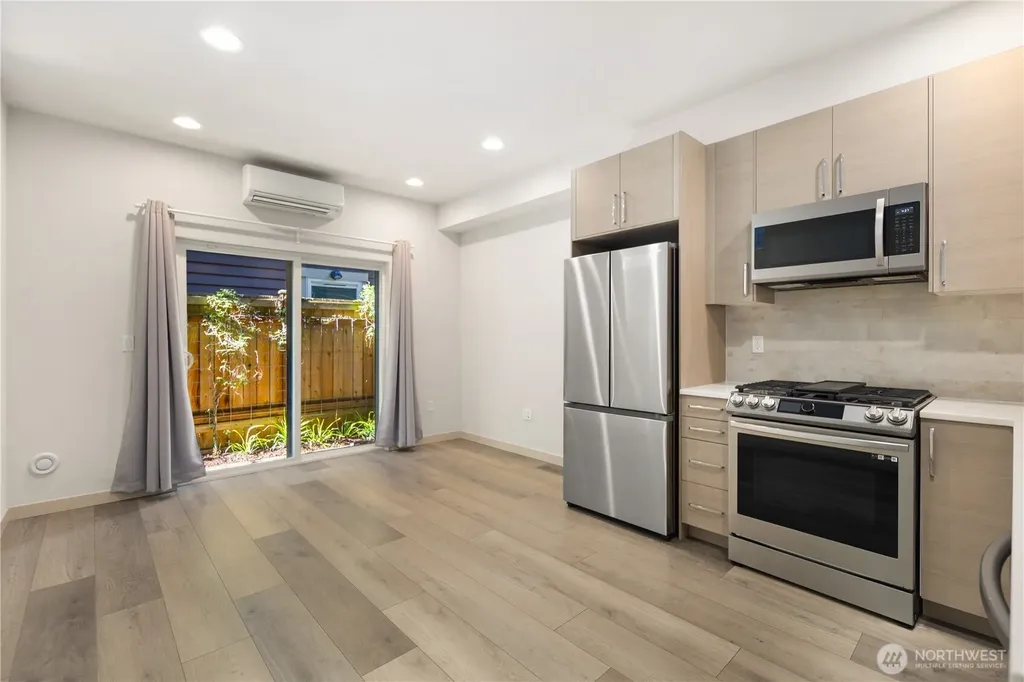 1123 18th Avenue Seattle WA 98122