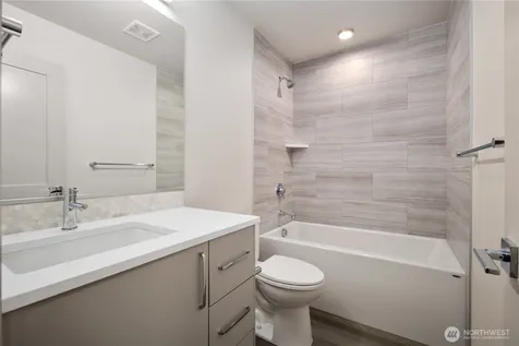 1123 18th Avenue Seattle WA 98122