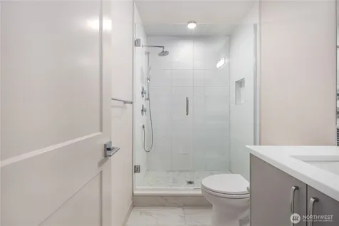 1123 18th Avenue Seattle WA 98122