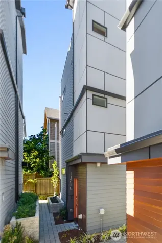 1123 18th Avenue Seattle WA 98122