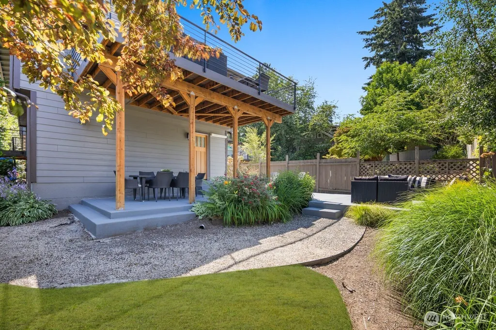 1520 NE 89th Street Seattle WA 98115