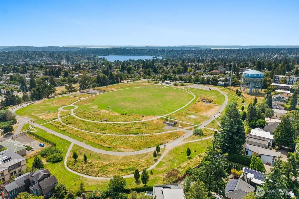 1520 NE 89th Street Seattle WA 98115