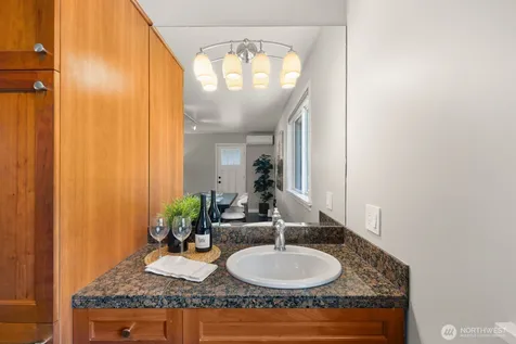1520 NE 89th Street Seattle WA 98115
