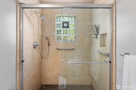 1520 NE 89th Street Seattle WA 98115