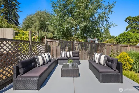 1520 NE 89th Street Seattle WA 98115