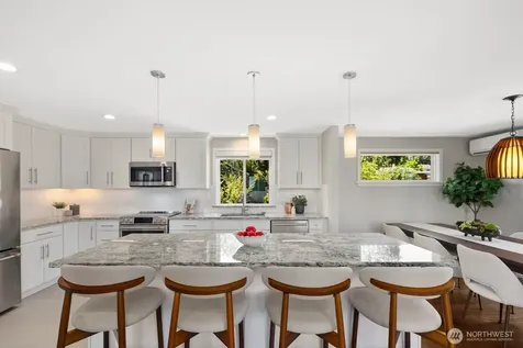 1520 NE 89th Street Seattle WA 98115