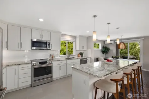 1520 NE 89th Street Seattle WA 98115