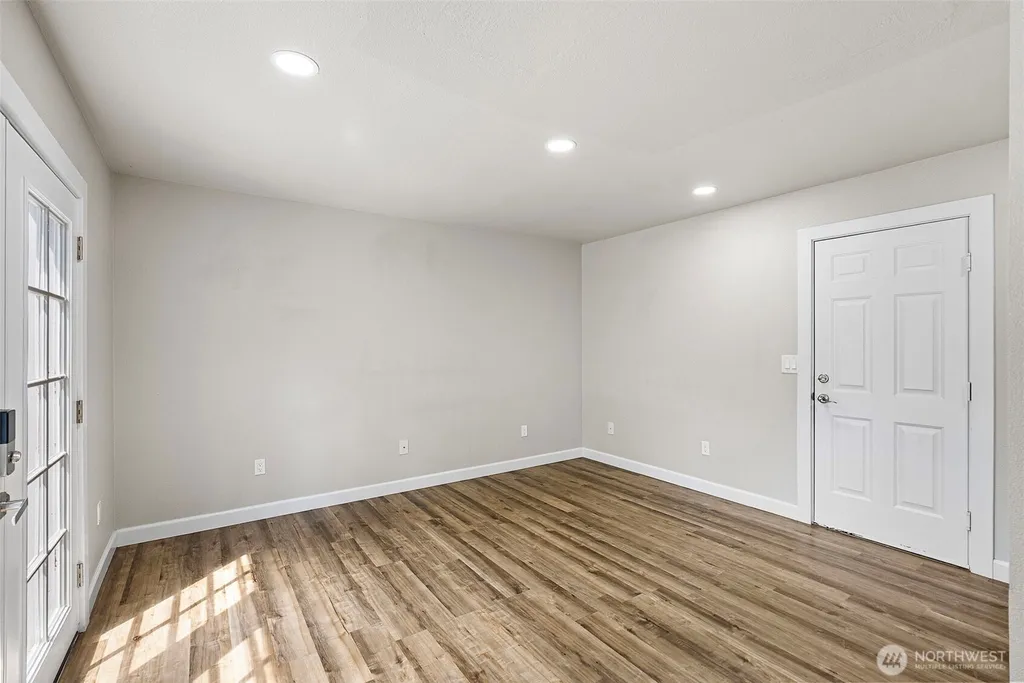 1424 West Avenue Port Orchard WA 98366