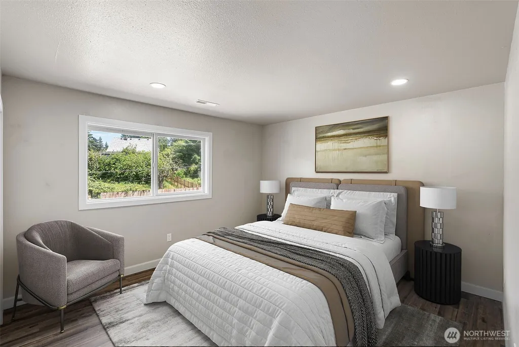 1424 West Avenue Port Orchard WA 98366