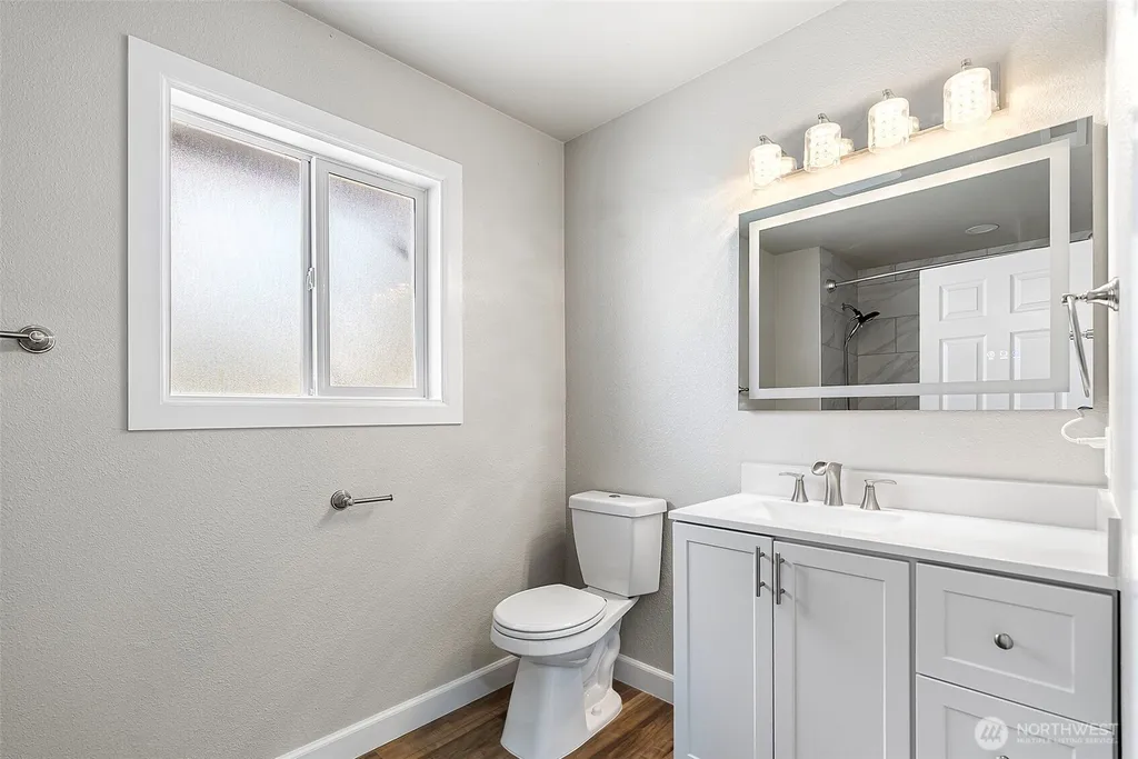 1424 West Avenue Port Orchard WA 98366