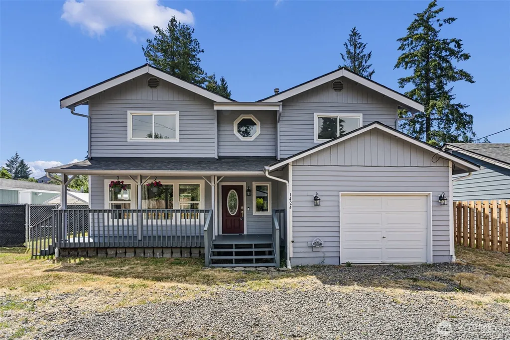 1424 West Avenue Port Orchard WA 98366