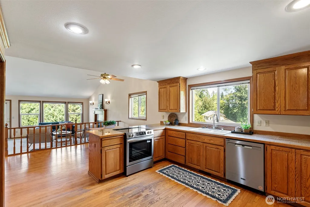 7669 E Alki View Court Port Orchard WA 98366