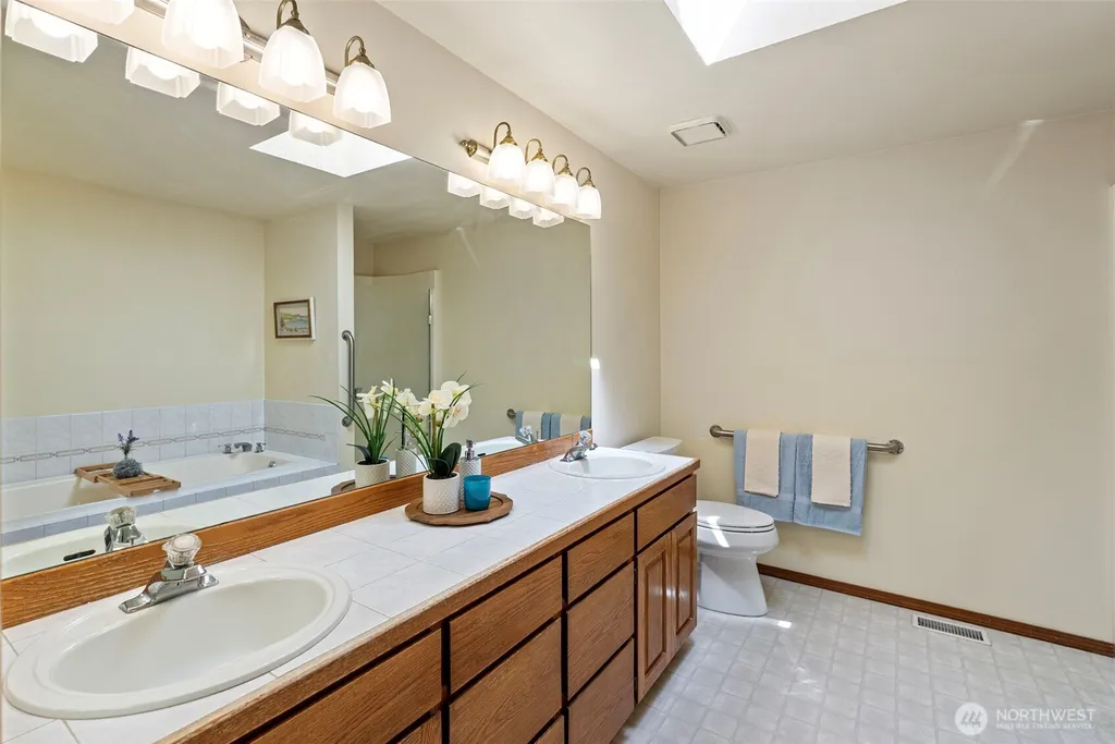 7669 E Alki View Court Port Orchard WA 98366