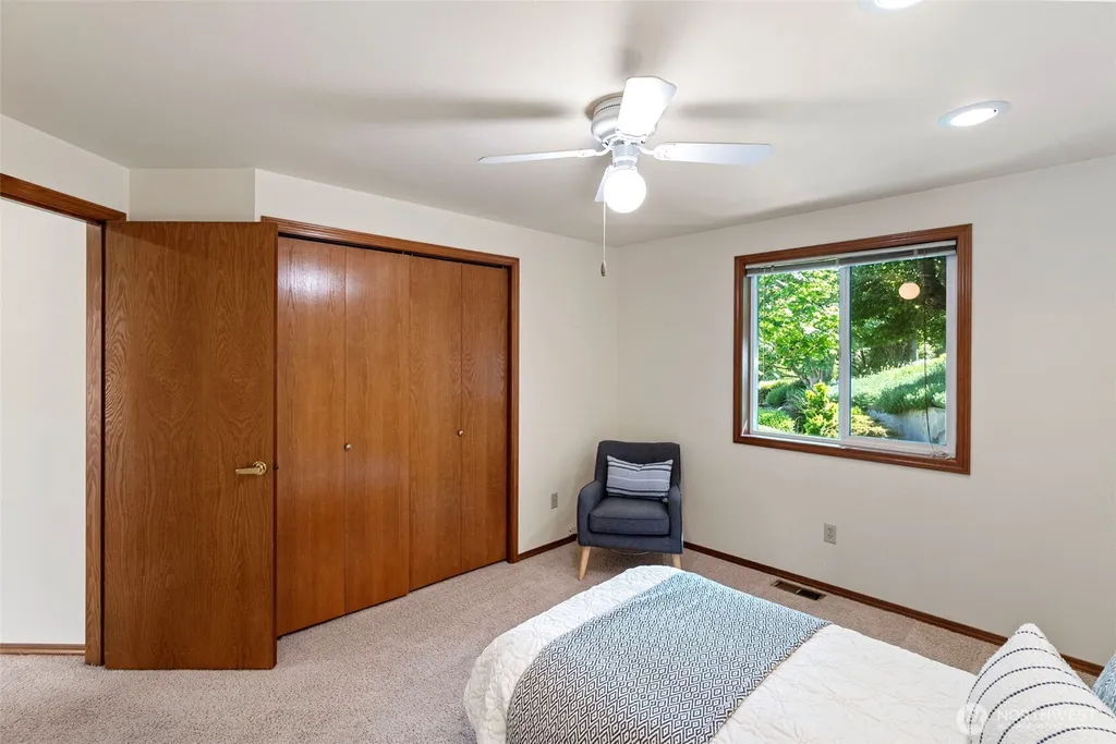7669 E Alki View Court Port Orchard WA 98366